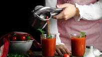 How to Make Tomato Juice with a Juicer How to Make Tomato Juice with a Juicer