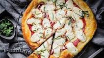Keto Cheese Stuffed Crust Pizza Keto Cheese Stuffed Crust Pizza