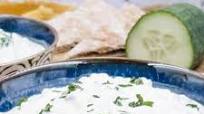 BEST TZATZIKI SAUCE - 5 MINUTE RECIPE BEST TZATZIKI SAUCE - 5 MINUTE RECIPE