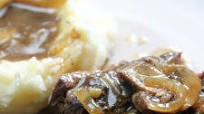 Slow Cooker Chuck Steak with Mushrooms and Onion For Two Slow Cooker Chuck Steak with Mushrooms and Onion For Two
