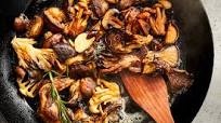 Buttery Sautéed Mushrooms with Fresh Herbs Buttery Sautéed Mushrooms with Fresh Herbs