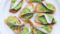 Pureed pea with white anchovy bruschetta Pureed pea with white anchovy bruschetta