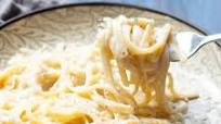 Creamy Garlic Fettuccine Alfredo Creamy Garlic Fettuccine Alfredo