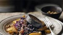 Warm salad of red cabbage, black pudding & apple Warm salad of red cabbage, black pudding & apple