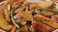 Slow Cooker Chicken Breast and Potatoes with Gravy Slow Cooker Chicken Breast and Potatoes with Gravy