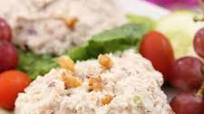 Chicken Salad with Grapes and Walnuts Chicken Salad with Grapes and Walnuts