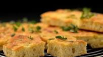 FOCACCIA GENOVESE (con lievito madre) FOCACCIA GENOVESE (con lievito madre)