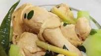 Tinolang Manok with Malunggay Tinolang Manok with Malunggay