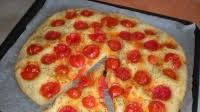Ricetta Focaccia al pomodoro, calorie e valori nutrizionali Ricetta Focaccia al pomodoro, calorie e valori nutrizionali