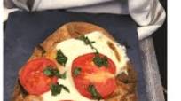 Air Fryer, Homemade Margherita Flatbread Pizza Air Fryer, Homemade Margherita Flatbread Pizza