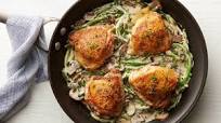 Skillet Chicken Thighs with Green Beans and Mushrooms Skillet Chicken Thighs with Green Beans and Mushrooms