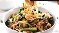 Crispy Shredded Chicken Noodle Stir Fry Crispy Shredded Chicken Noodle Stir Fry