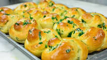 How To Make Garlic Bread (Garlic Knots) How To Make Garlic Bread (Garlic Knots)