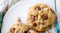 Milk Chocolate Macadamia Nut Coconut Cookies Milk Chocolate Macadamia Nut Coconut Cookies