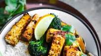 Easy Rendang Tofu & Broccoli Bowls Easy Rendang Tofu & Broccoli Bowls