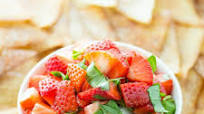 Strawberry Bruschetta with Cinnamon-Sugar Wonton Chips Strawberry Bruschetta with Cinnamon-Sugar Wonton Chips