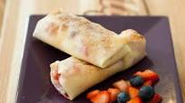 Cheesecake Egg Rolls with Fresh Berries Cheesecake Egg Rolls with Fresh Berries