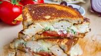 Chicken Gyro Grilled Cheese (aka The Gyro Melt) Chicken Gyro Grilled Cheese (aka The Gyro Melt)