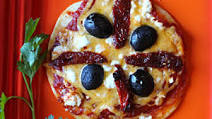 How To Make A Pizza with Tortillas How To Make A Pizza with Tortillas
