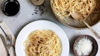 Spaghetti Cacio e Pepe Spaghetti Cacio e Pepe