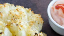 Baked Blooming Vidalia Onion with Sweet Sriracha Sauce Baked Blooming Vidalia Onion with Sweet Sriracha Sauce