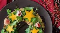 Wreath Pizza with Baby Greens and Prosciutto Wreath Pizza with Baby Greens and Prosciutto