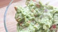 Homemade Tangy Lime Guacamole (Vegan + GF) Homemade Tangy Lime Guacamole (Vegan + GF)