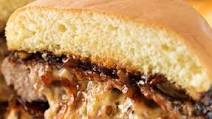 Cheese Stuffed Burger (Juicy Lucy) Cheese Stuffed Burger (Juicy Lucy)