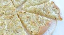 Focaccia con cipolle: Ricetta e Consigli per una focaccia perfetta Focaccia con cipolle: Ricetta e Consigli per una focaccia perfetta
