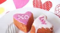 Valentine's Day Heart Cakes with Natural Beet Puree Colouring Valentine's Day Heart Cakes with Natural Beet Puree Colouring