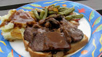 Old-Fashioned Hot Open-Faced Roast Beef Sandwich Old-Fashioned Hot Open-Faced Roast Beef Sandwich