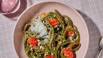Spinach pici pasta Spinach pici pasta