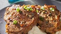 This Keto Lamb Chops and Cauliflower Mash Dinner Is Easy and Low-Carb This Keto Lamb Chops and Cauliflower Mash Dinner Is Easy and Low-Carb