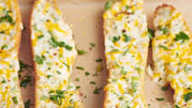 Cheesy Garlic Bread Cheesy Garlic Bread
