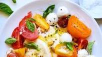 THE BEST Caprese Salad + DIY Caprese Salad Bar THE BEST Caprese Salad + DIY Caprese Salad Bar