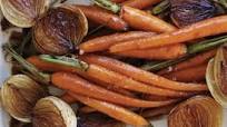 Balsamic roasted carrots and baby onions Balsamic roasted carrots and baby onions