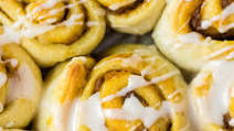 Easy Pumpkin Pie Cinnamon Rolls Easy Pumpkin Pie Cinnamon Rolls