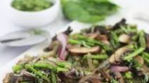 Clean Green Cauliflower Crust Pizza (vegan + gluten-free) Clean Green Cauliflower Crust Pizza (vegan + gluten-free)