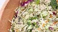 EASY AND DELICIOUS ASIAN RAMEN NOODLE SALAD EASY AND DELICIOUS ASIAN RAMEN NOODLE SALAD