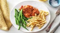 Golden Barbecue Chicken Thighs with Stovetop Mac ’n’ Cheese and Green Beans Golden Barbecue Chicken Thighs with Stovetop Mac ’n’ Cheese and Green Beans