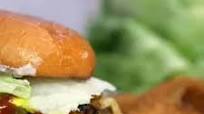 60/40 Beef and Bacon Burger 60/40 Beef and Bacon Burger