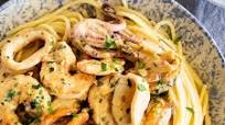 Creamy garlic seafood pasta Creamy garlic seafood pasta
