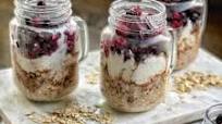 Mixed Berry Overnight Oat and Yogurt Parfait Mixed Berry Overnight Oat and Yogurt Parfait
