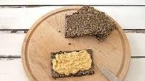 Hummus su fetta croccante Hummus su fetta croccante