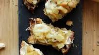Caramelized Onion and Apple Crostini Caramelized Onion and Apple Crostini