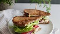 Poached chicken and avocado sandwich Poached chicken and avocado sandwich