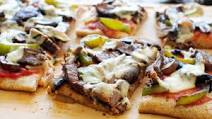 Easy Philly Cheesesteak Pizza Easy Philly Cheesesteak Pizza
