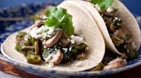 Tacos con champiñones y chile poblano Tacos con champiñones y chile poblano