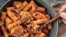 Sun-Dried Tomato Penne alla Vodka with Chicken Sun-Dried Tomato Penne alla Vodka with Chicken