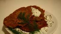 Inne placki ziemniaczane z sosem tzatziki Inne placki ziemniaczane z sosem tzatziki